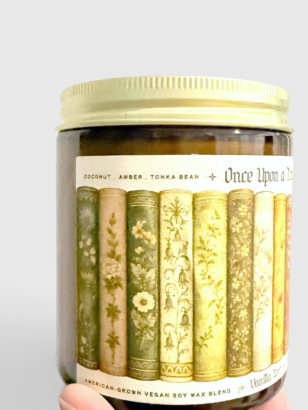 Leoben Company Once Upon A Time Vanilla Noir Luxury Scented Candle - Books - Picture 2 of 6